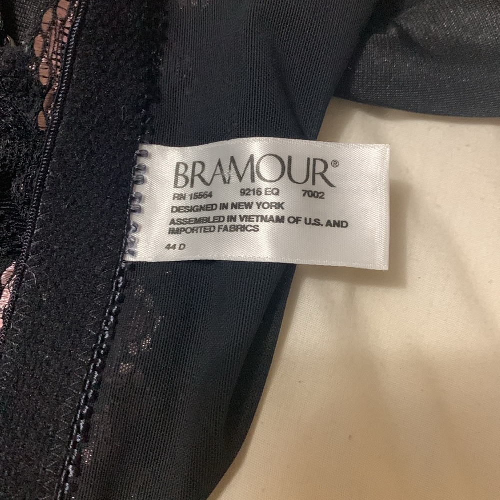 NWOT Bramour 44D black bra - Picture 4 of 4